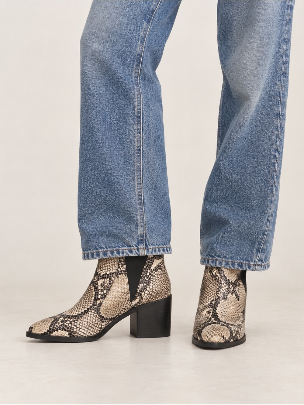 Nine West Wutchu Snakeskin Chelsea Ankle Boots Block Heel Size 6